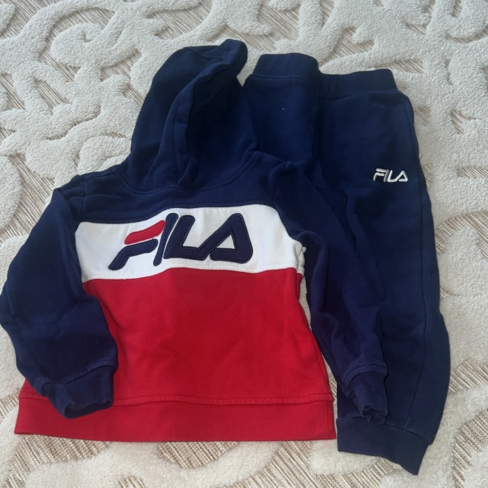 Boys toddler sweatsuit outfits Fila size 3T